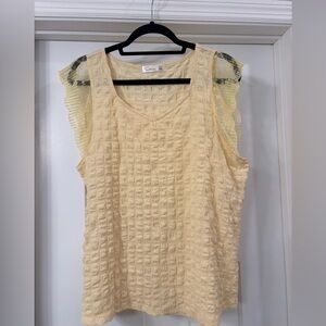 NWT 89th & Madison Light Yellow Textured Lace Sleeve Top - Size XL